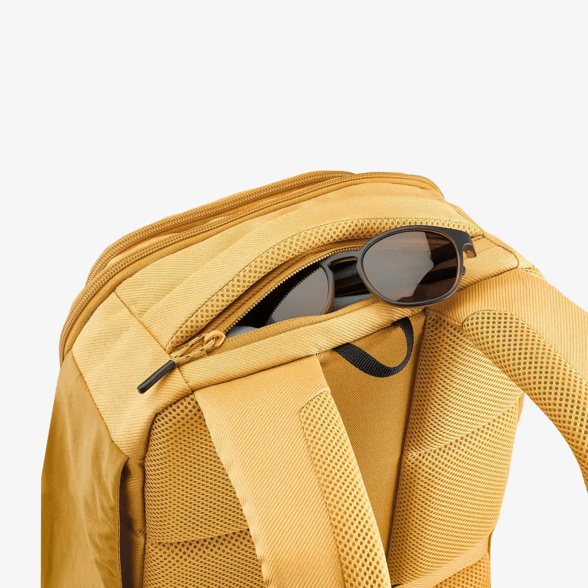 Quechua NH500 Escape 16 L Hiking Backpack
