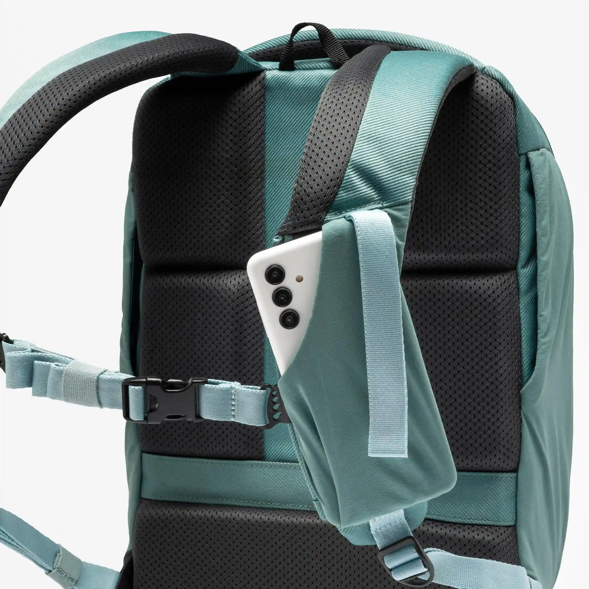 Quechua NH500 Escape 16 L Hiking Backpack