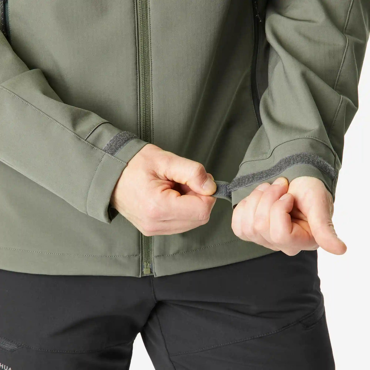 Forclaz Men's 500 Windbreaker Softshell Jacket